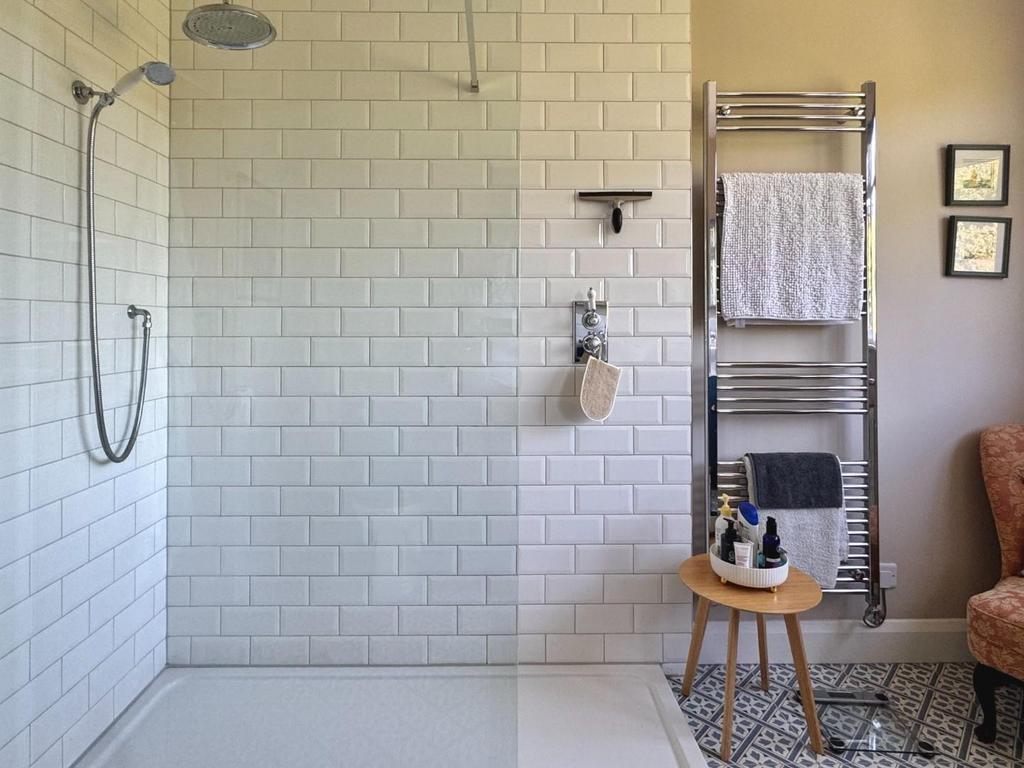 En-Suite 1
