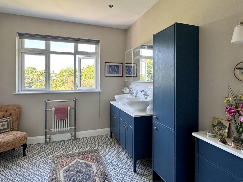 En-Suite 1