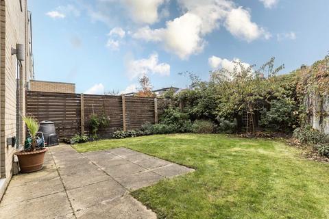 3 bedroom house to rent, Hayward Mews, London SE4