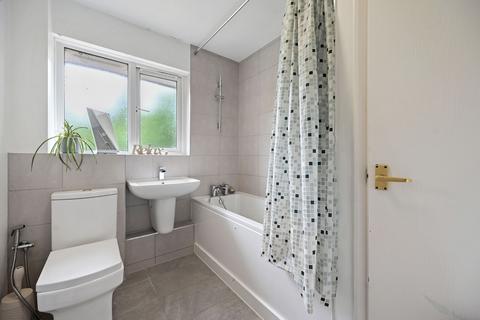 46 Vellum Drive, Carshalton, SM5 2TN
