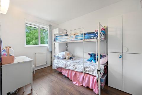 46 Vellum Drive, Carshalton, SM5 2TN