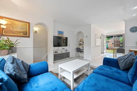 46 Vellum Drive, Carshalton, SM5 2TN