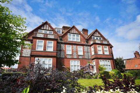 2 bedroom apartment for sale, St. Margarets Road, Upton House, NR27