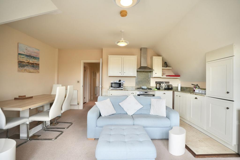 Lounge/Kitchen