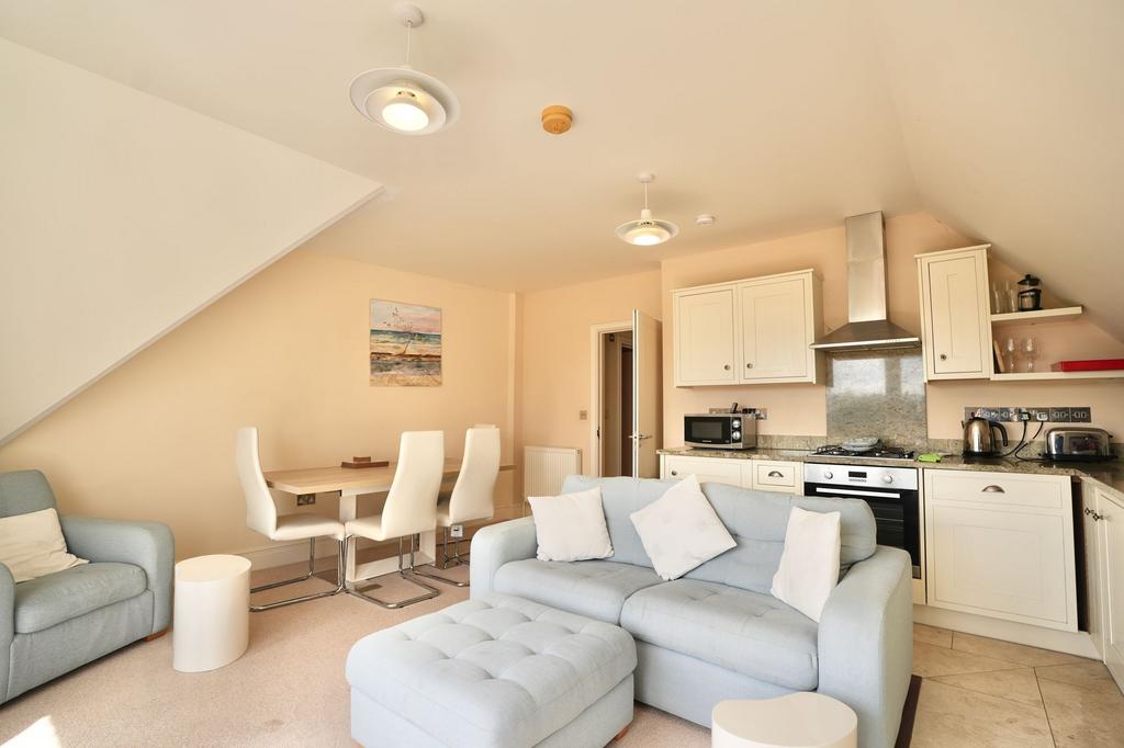 Lounge/Kitchen