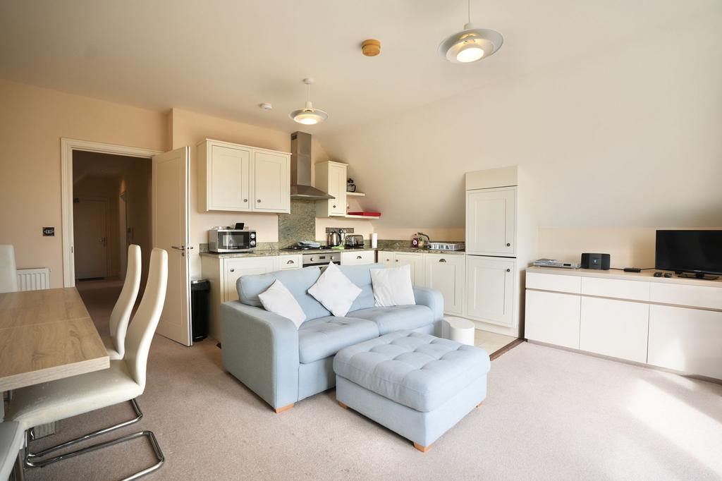Lounge/Kitchen
