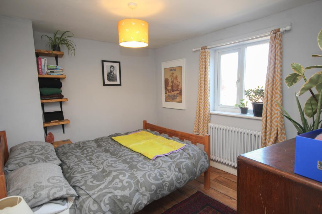 Bed1.JPG