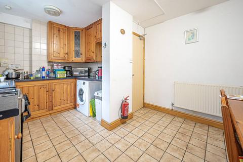 31 Tash Place, London, N11 1PA