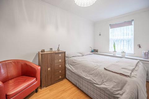 31 Tash Place, London, N11 1PA