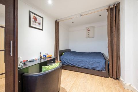 31 Tash Place, London, N11 1PA