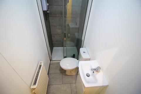 6 bedroom semi-detached house to rent, *£90pppw Excluding Bills* Fletcher Road, Beeston