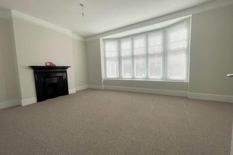 1 bedroom apartment to rent, Grove Road, Eastbourne BN21