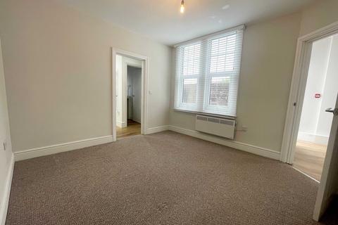 1 bedroom apartment to rent, Grove Road, Eastbourne BN21