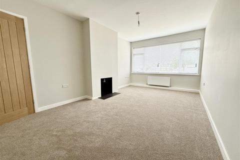 6 Chedgrave Road, Lowestoft, NR33 9DZ