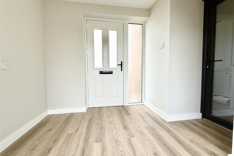 6 Chedgrave Road, Lowestoft, NR33 9DZ