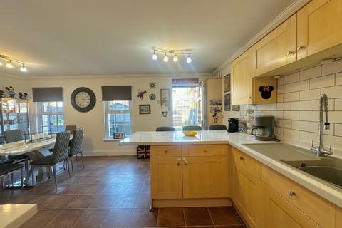 4 bedroom terraced house for sale, Canada Road, Walmer, Deal, Kent, CT14