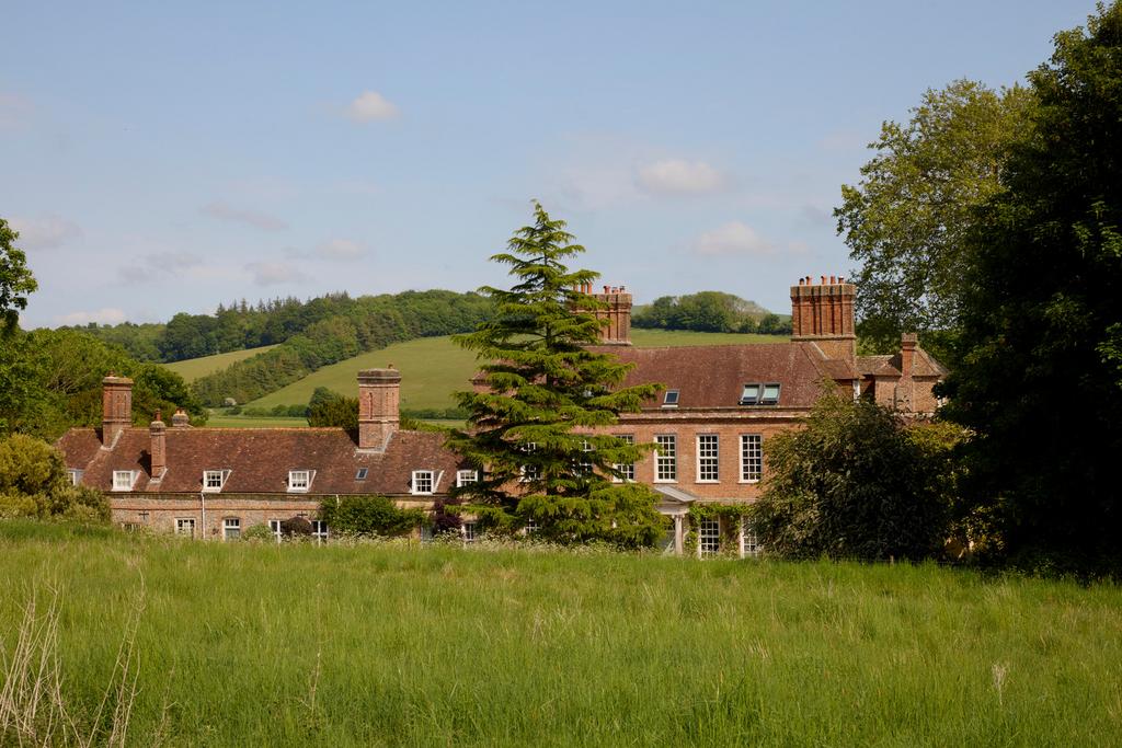 285570   inigo binderton house 57 v2.jpg