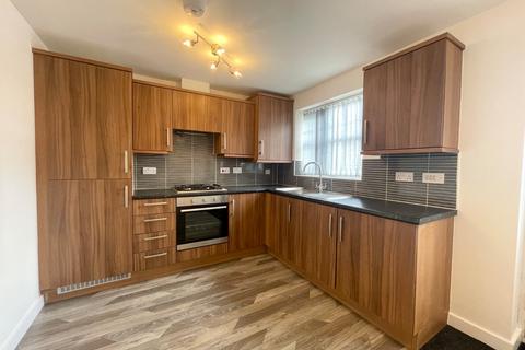 2 bedroom house to rent, Woodend Drive, Shipley, West Yorkshire, BD18