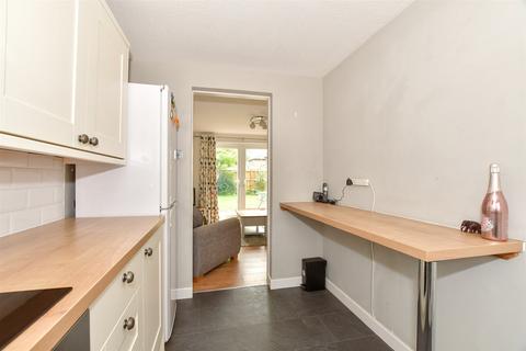 34 Windsor Close, Southwater, Horsham, RH13 9XH