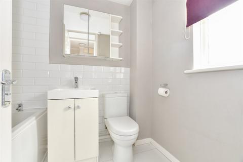 34 Windsor Close, Southwater, Horsham, RH13 9XH