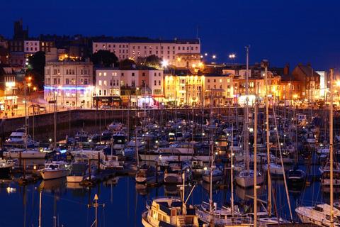 2 bedroom flat to rent, Flat 2, 68 Harbour Parade, Ramsgate, Kent