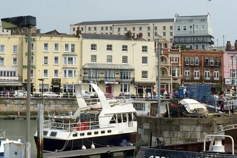 2 bedroom flat to rent, Flat 2, 68 Harbour Parade, Ramsgate, Kent