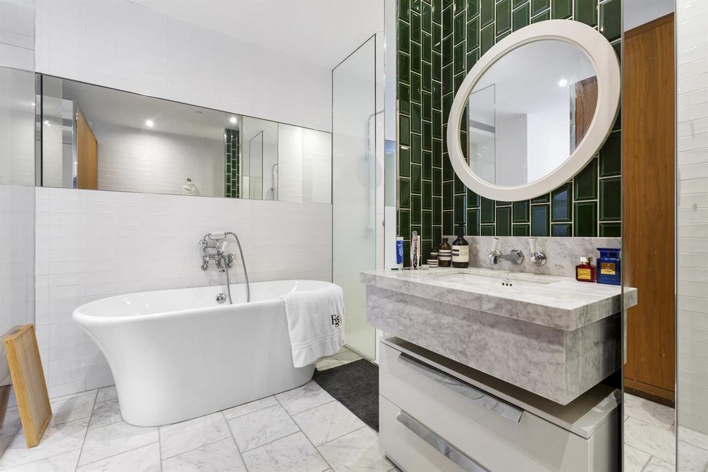 Bathroom (1).jpg
