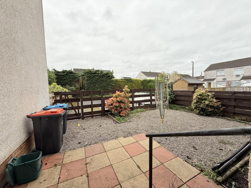 29 Mosspark Crescent, Dumfries, DG1 4 PQ - Braidwoo