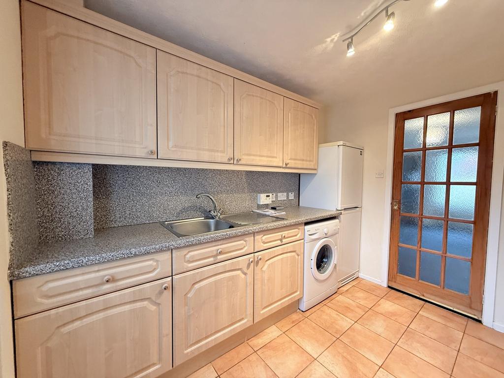 29 Mosspark Crescent, Dumfries, DG1 4 PQ - Braidwoo