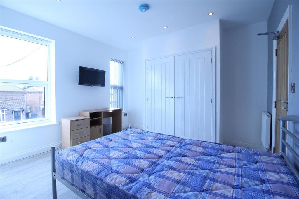 IR7 OEYjy9k KOJCZ7 Pxs9jg.jpg