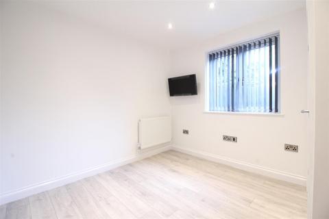 6 bedroom semi-detached house to rent, *From £120pppw Excluding Bills*  Fletcher Road, Beeston