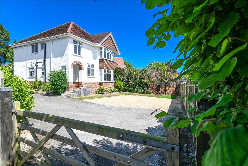 Barton Court Avenue, Barton on Sea... 4 bed detached house for sale - £ ...