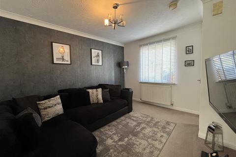 2 bedroom semi-detached house for sale, Royd Moor Road, Bradford BD4