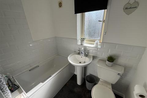 2 bedroom semi-detached house for sale, Royd Moor Road, Bradford BD4