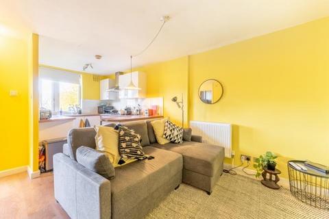 151 Tavistock Crescent, London, W11 1AE