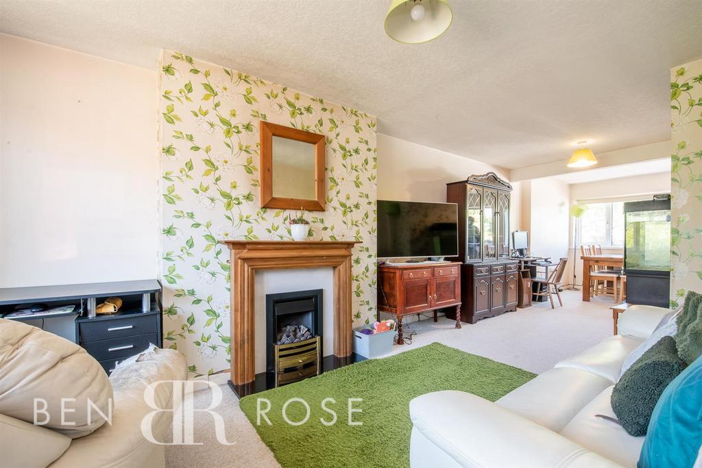 Lounge/Dining Room