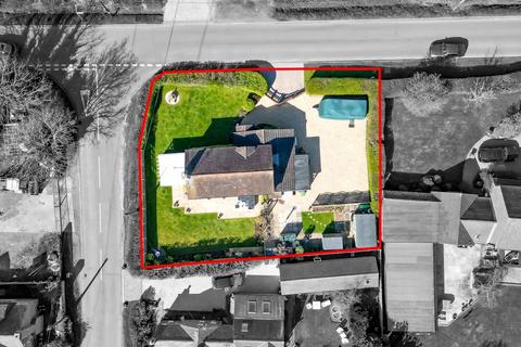 Overlea Earls Common Road, Stock Green, Redditch, B96 6SY