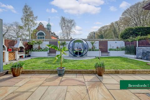 2 Halstead Way, Hutton, Brentwood, CM13 1YQ