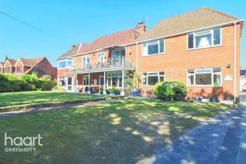 2 bedroom maisonette for sale, Golf Lane, Bordon