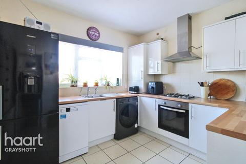 2 bedroom maisonette for sale, Golf Lane, Bordon