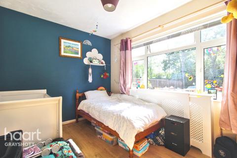 2 bedroom maisonette for sale, Golf Lane, Bordon