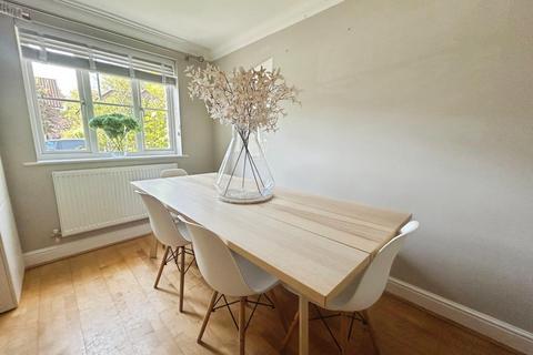 86 Colonel Stephens Way, Tenterden, TN30 6EZ