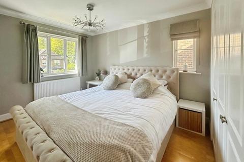 86 Colonel Stephens Way, Tenterden, TN30 6EZ