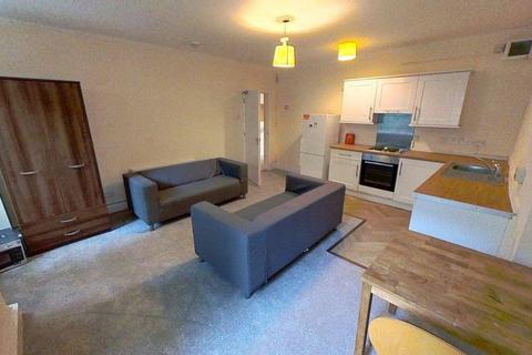 3 bedroom flat to rent, Ruskin Terrace, West End, Glasgow, G12