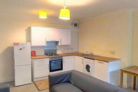 3 bedroom flat to rent, Ruskin Terrace, West End, Glasgow, G12