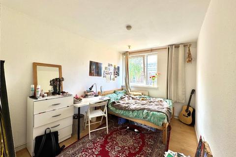 3 bedroom flat to rent, Barnardo Street, London E1