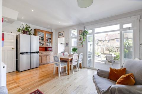 4 Mervyn Road, London, W13 9UN