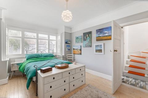 4 Mervyn Road, London, W13 9UN