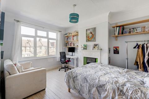 4 Mervyn Road, London, W13 9UN