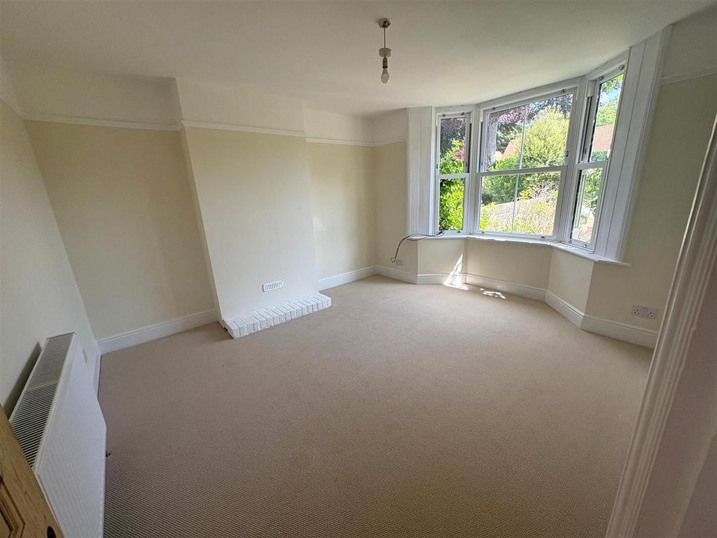 Living Room.jpg